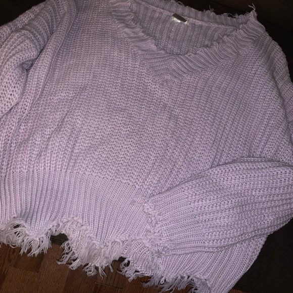 New Lavender top w/ distress - Picture 2 of 8